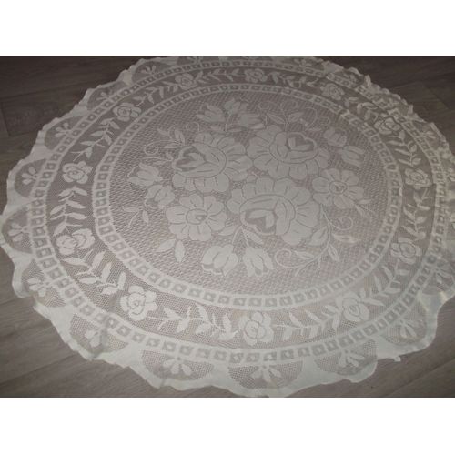 Nappe Style Dentelle Légèrement Ovale Beige Décos Fleurs Tbe