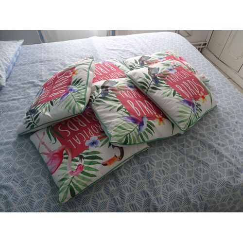 6 Jolis Petits Coussins Déhoussables Tropical Birds