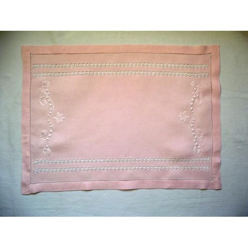 Napperon Ancien En Pur Fil Rose Pâle Brodé Main Jours Fantaisie Et Jour Échelle Superbe Broderie Toute En Finesse Points Employés :