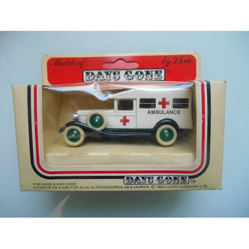 Days Gone Lledo Véhicule Ambulance Et Figurines 1986