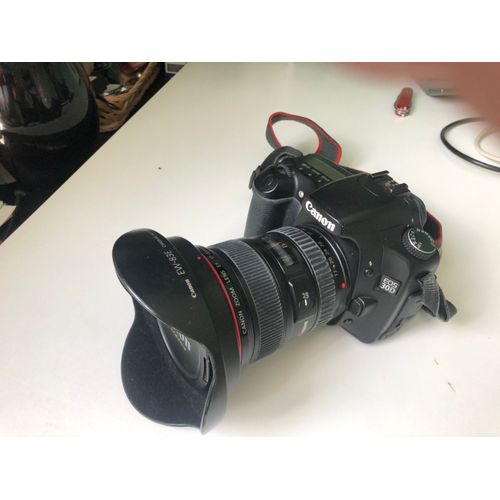 CANON EOS 30D 8.2 mpix + Objectif CANON EF 17-40mm 1.4