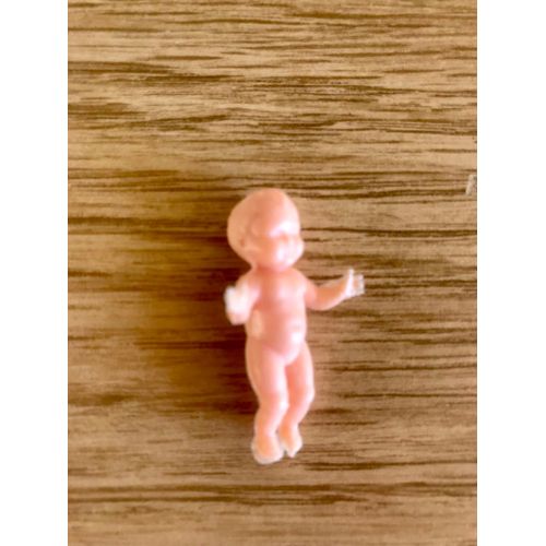 Figurine Bébé Vintage Plastique Ancien Nu Miniature Mini Micro Nourrisson Allongé Bras Ouverts Jésus