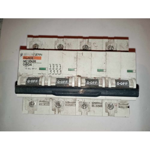 Disjoncteur Multi 9 NC100H C80A - 4 Pôles - MERLIN GERIN 27286 -