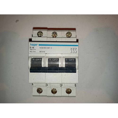 hager 467316 - Disjoncteur 16A 3P 6-10kA Courbe D 3modules NG316