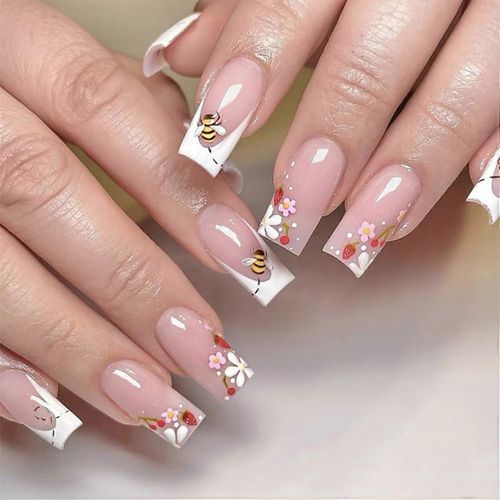 Blanc Français Tip Presse Sur Les Ongles Cercueil Moyen Faux Ongles Fleur Avec Abeille Design Printemps Eté Faux Ongles Medium Carré Colle Sur Les Ongles Fraise Artif 