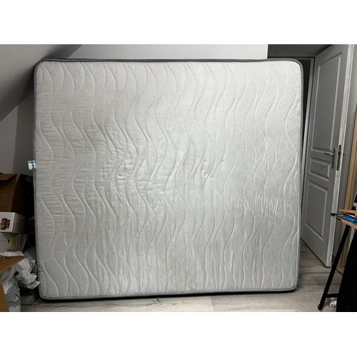 Matelas My Memory 180x200 + 2 draps housses noires