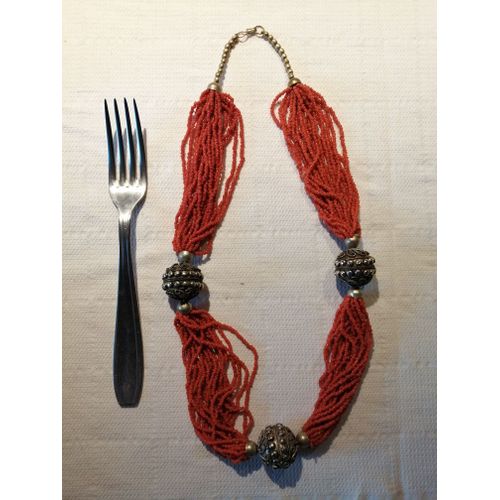 Collier Etnique Perles Rouge Orangé Avec 3 Boules Métal