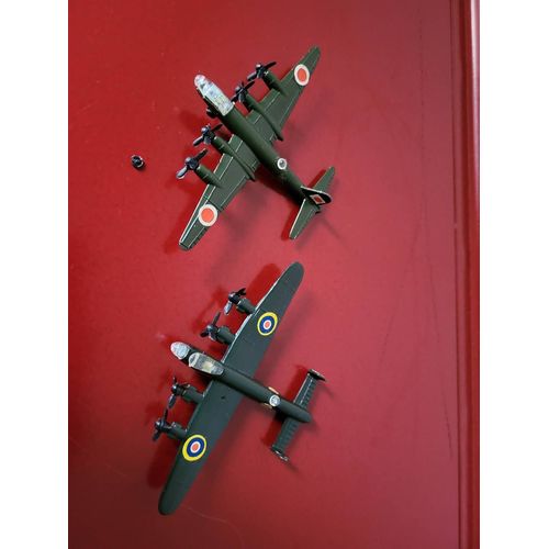 Lot 2 Avions Wild Planes : - Lancaster Mk1 N° 1104 (Manque 1 Pale D'hélice) - Nakjima G8n1 Renzan N° 1104