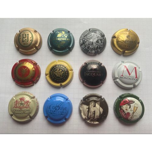Lot De 12 Capsules De Champagne.