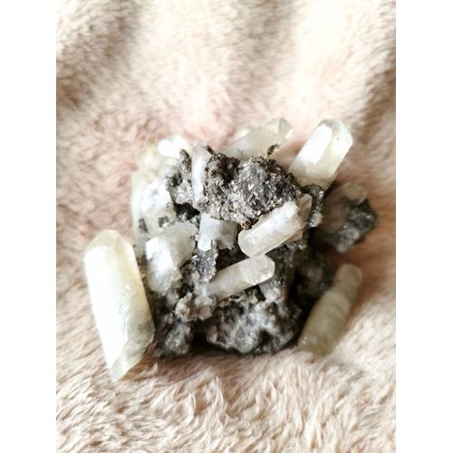 Prehnite Sur Matrice - Pierre Minéral Naturel Brut - 380 G