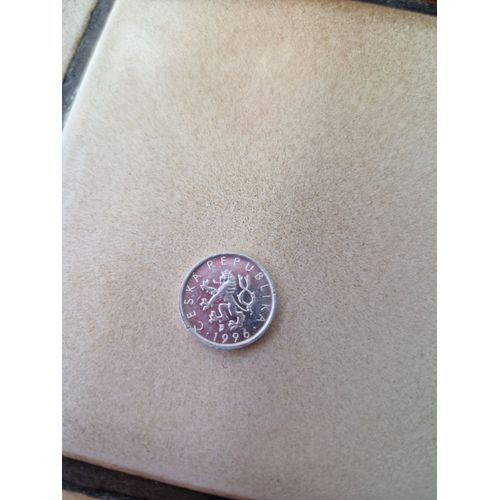 Bonjour ,Je Vend Une Pièce De 1996 ( Inscrit Ceska Republika)