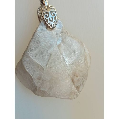 Pendentif En Sélénite Avec Chaîne