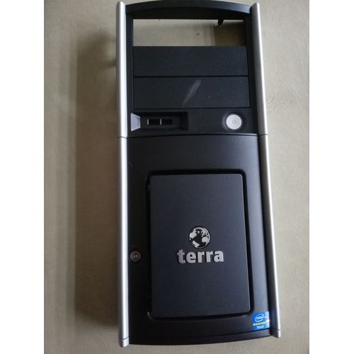 Face avant server Terra en très bon état avec porte pour server 4x DD avec clefs