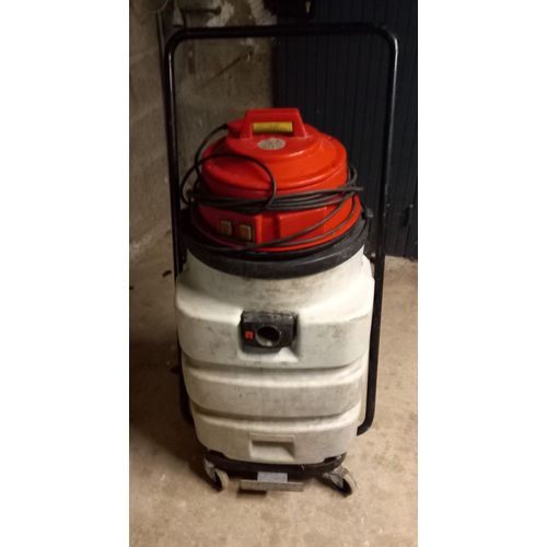 aspirateur a eau , poussière et autres