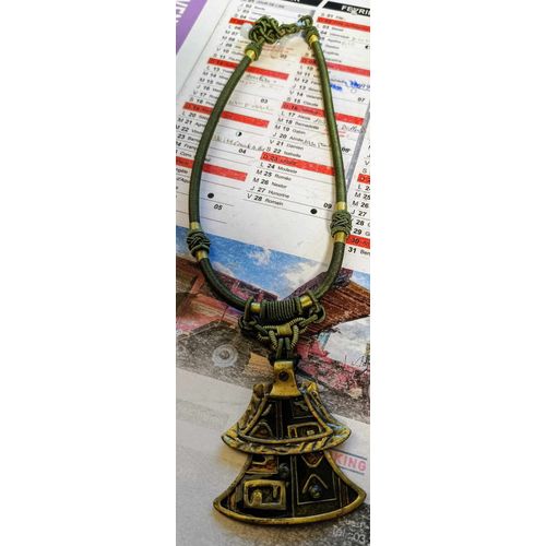 Collier Tour De Cou. Ikita, Créatrice Paris. Original Macramé