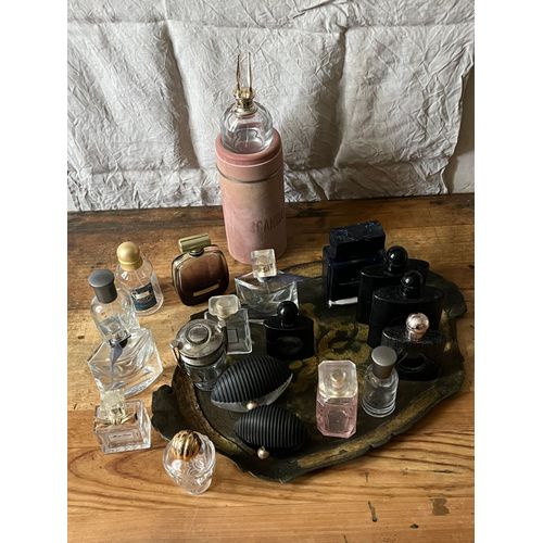 19 Flacons De Parfum Vides Pour Collection