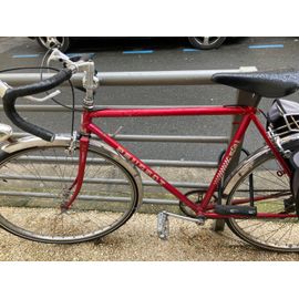 Vélo Peugeot Randonneur 1980 . Dans Son Jus . Guidon Cassé Voir Photos. 