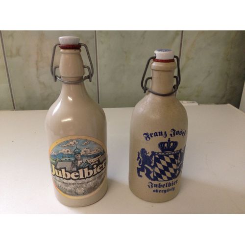 2 Bouteilles En Grès Marque Allemande  Pour Collection