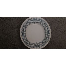 Assiette Creuse Motif Louis Xvi, Saint Amand Et Hamage. Terre De Fer