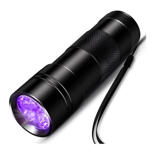 Le Lampe Torche Uv Led, Lampe De Poche Ultraviolet 395nm Led Lumière Noire Torche, 3 Piles Aaa Fournies Pour Détecter Des Taches Sur Les Vêtements/Moquettes/Tapis/Traces D?Urine Animal