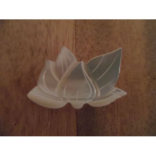 Broche Magnolia Plastique Nacré Blanc