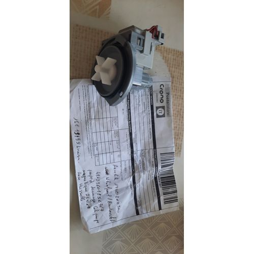 Pompe de vidange whirlpool/Bauknecht Arcelik 1740300300 neuf erreur d'achat