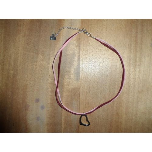 Collier Double Cordon Velours Rose Et Bordeaux Pendentif CUr Métal