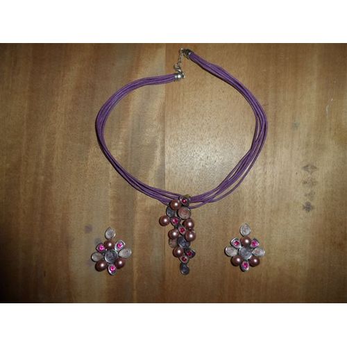 Collier 6 Lacets Violets Pendentif Perles Et Strass Et 2 Broches Assorties