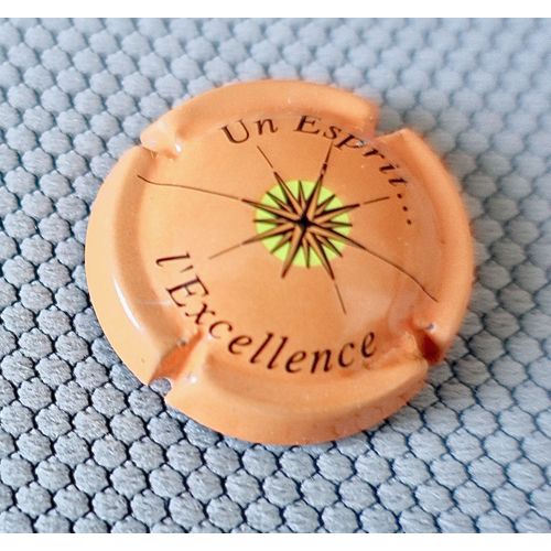 Capsule Champagne Baron Fuente. Un Esprit D'excellence. Orange Clair.