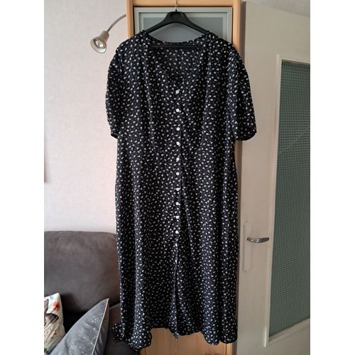 Robe Longue Neuve Taille 52-54 Noir Fleurs Blanches