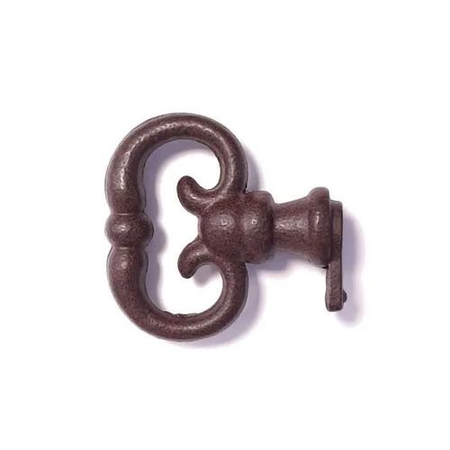 fausse clé de serrure anglaise aspect rouille meuble ancien décoration rustique vintage clef