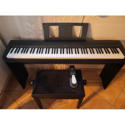 Vends Piano Yamaha P45 Numérique Avec Pédale , Banc Et Meuble