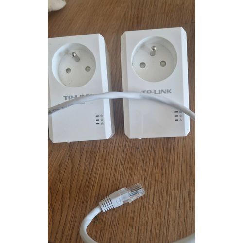 Boitiers CPL marque TP-Link . 200 Mbps.