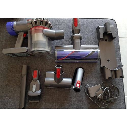 l'aspirateur DYSON V8 Origin