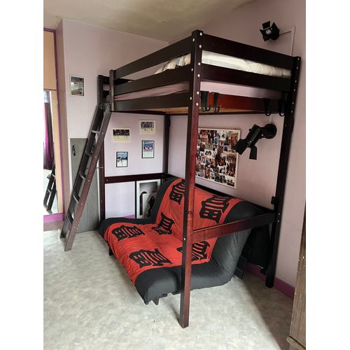 Lit Mezzanine
