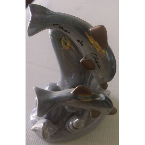 Dauphins bleus en porcelaine