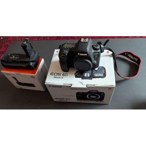 Canon EOS 6D Mark II reflex 26.2 mpix + Grip BG-E21