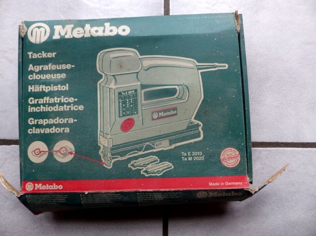 Agrafeuse cloueuse METABO Ta M 2020