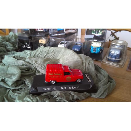 Solido - Renault 4l "Tout L'univers", Rouge 1:43