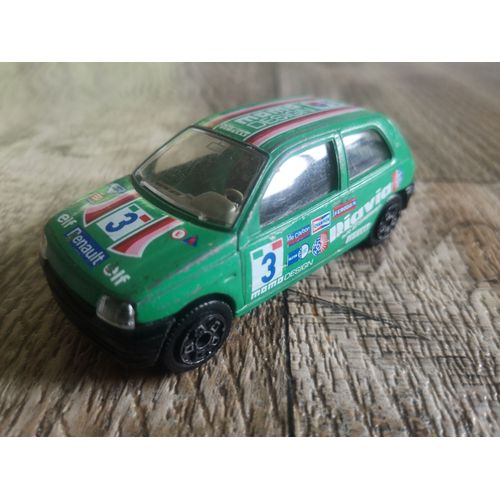 Ancienne Voiture Miniature De Collection Au 1/43 Ème Renault Clio De Compétition - Couleur Prédominante Vert Pomme - Durago - Made In Italy