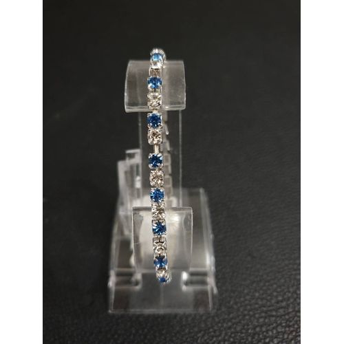 Bracelet Extensible Blanc Et Bleu Clair
