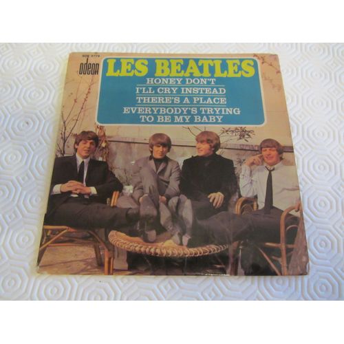 Les Beatles : Honey Don't - I'll Cry Instead - There's A Place - Everybody's Trying To Be My Baby