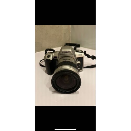 Appareil photo reflex argentique Minolta Dynax 505SI + objectif 28-80 mm f/3,5-5,6