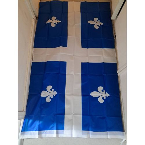 Drapeau de Québec neuf