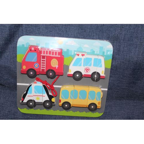 Jeux En Bois/Voitures Et Vehicules Avec Ficelle/ Ambulance - Voiture De Police - Voiture De Pompiers - Bus