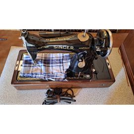 Ancienne machine à coudre Singer avec coffre bois