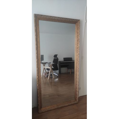 Miroir en paulownia doré 90x180 cm – Comme neuf ? En excellent état ? Cadre en bois doré, design chic et intemporel ? Peut être posé au sol ou accroché au mur À venir récupérer sur [94]