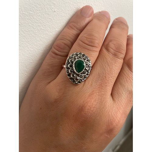 Une Bague En Plaqué Argent 