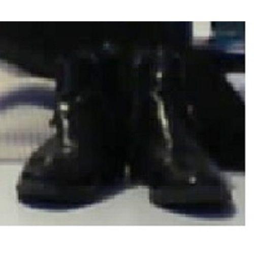 Bottine Noire En Cuire Taille 37 Au Prix De 12 Euros