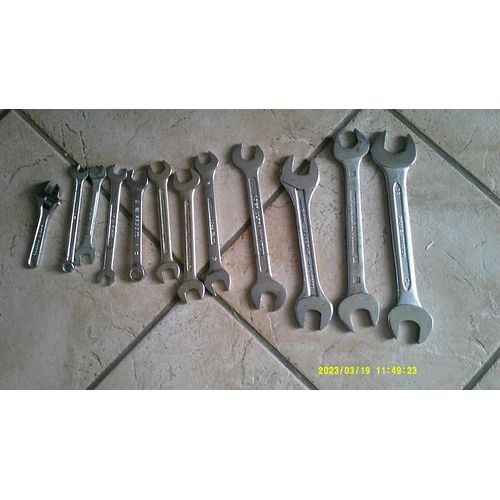 12 CLES A FOURCHE